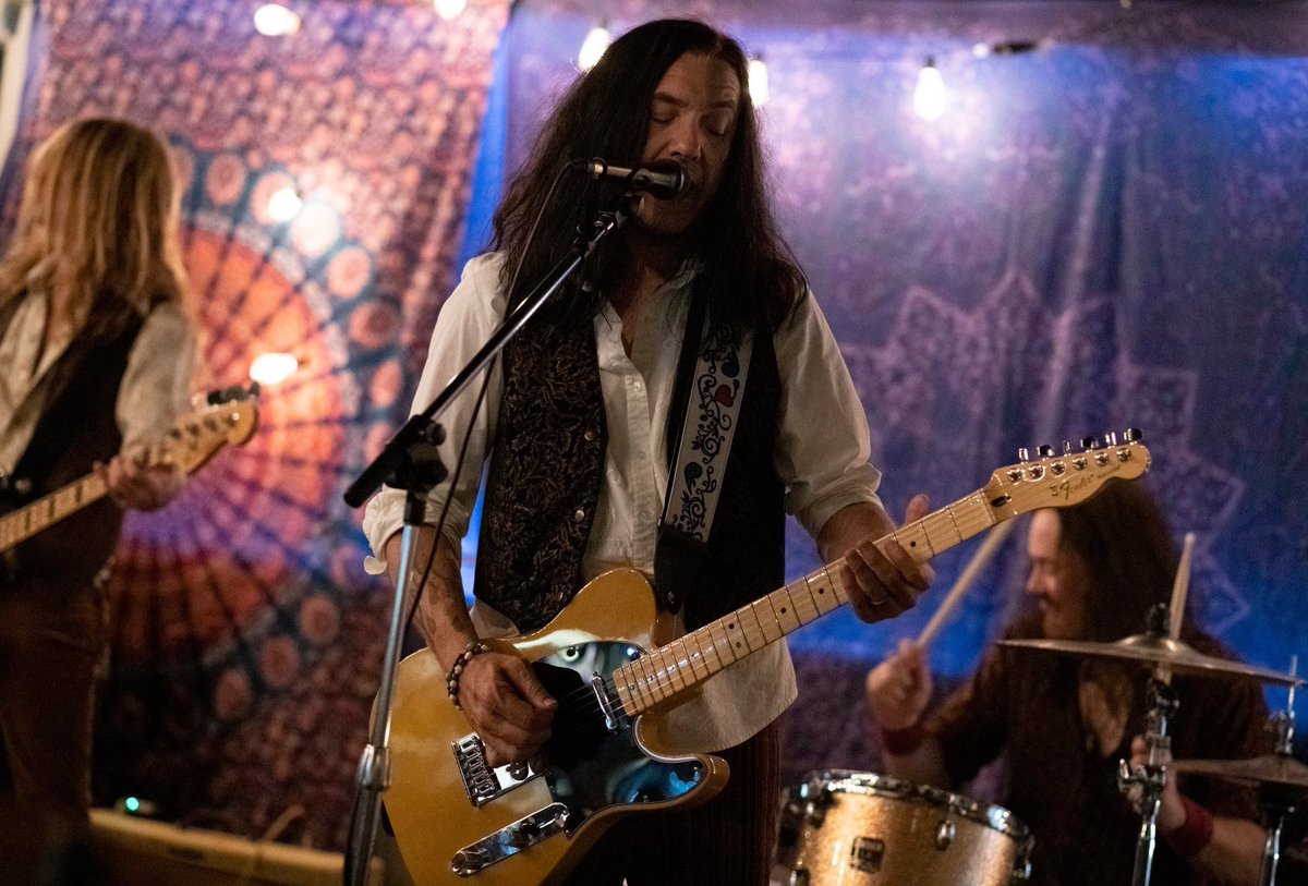 blouse_the's tweet photo. Live shots from our show in Richmond, Virginia last Saturday night https://t.co/npFHB4alW1
