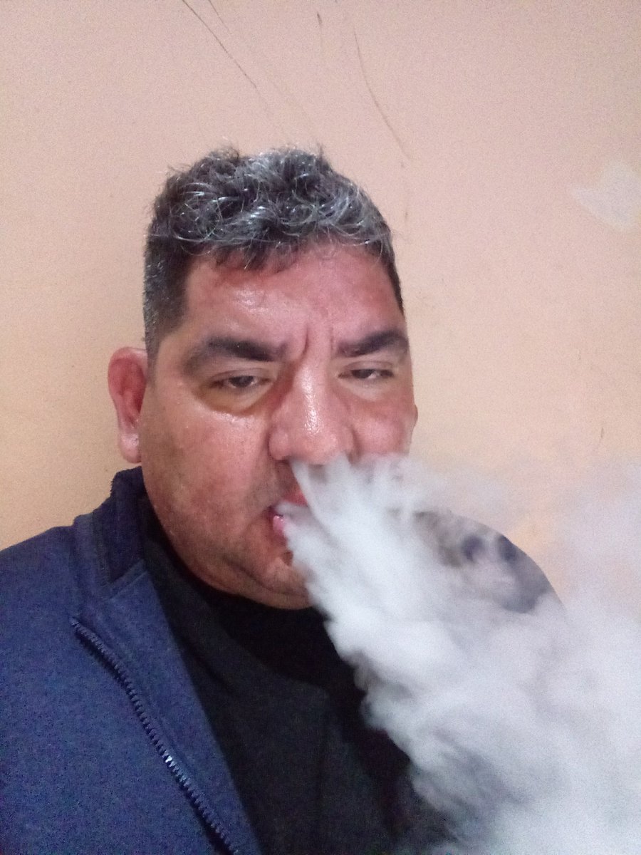 ale_allende's tweet photo. #YoVapeoYoVoto
#VapearNoMata
#VapearSalvoMiVida
@PasseriniOk 
@claudiovinaok 
@SergioAbrevaya
@ANMATsalud
@PartidoGEN
@TucuenPolitica 
@msalnacion https://t.co/q0oj7OkF5d