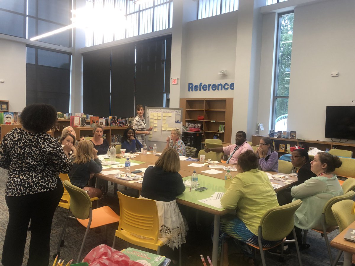 Kelly Swartzel tweet media