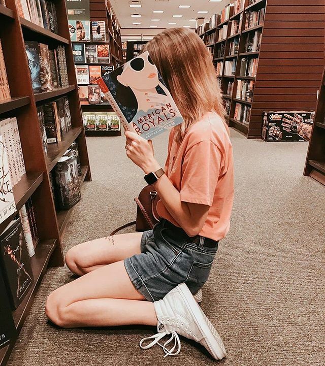 BookTeey's tweet photo. "We read to know we're not alone"
_William Nicholson
📸 @librarycutie
•
•
•
•
•
#bookshelves #bookstagram #books #bookshelf #book #bookworm #reading #bookish #booksbooksbooks #booklover #bookaholic #bookstagrammer #bookclub #bibliophile #booknerd … https://t.co/SvcRPFJRIR https://t.co/MsGoGREKDP