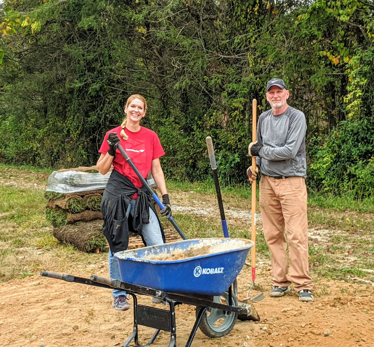 MrDavidDowd's tweet photo. WNC's team with #BofAVolunteers are spending their day laying sod & cleaning up the neighborhood! We are excited to award @habitatie a @BankofAmerica Charitable Foundation grant for Senior Home Repairs in support of #CommunityDevelopment! #GlobalBuildWeek #BofAGrants #HVL https://t.co/5wZRNS4PQA