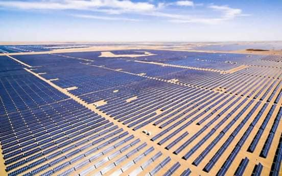 Lo que ningún medio nacional mostró: El 1/10 se inauguró el Parque de Energía Solar más grande de Sudamérica en Jujuy, a 4000 m de altura. Los 600 obreros contratados son nativos de la zona.
No sólo dará energía sino trabajo y progreso para la zona. 
#EnergiasRenovables