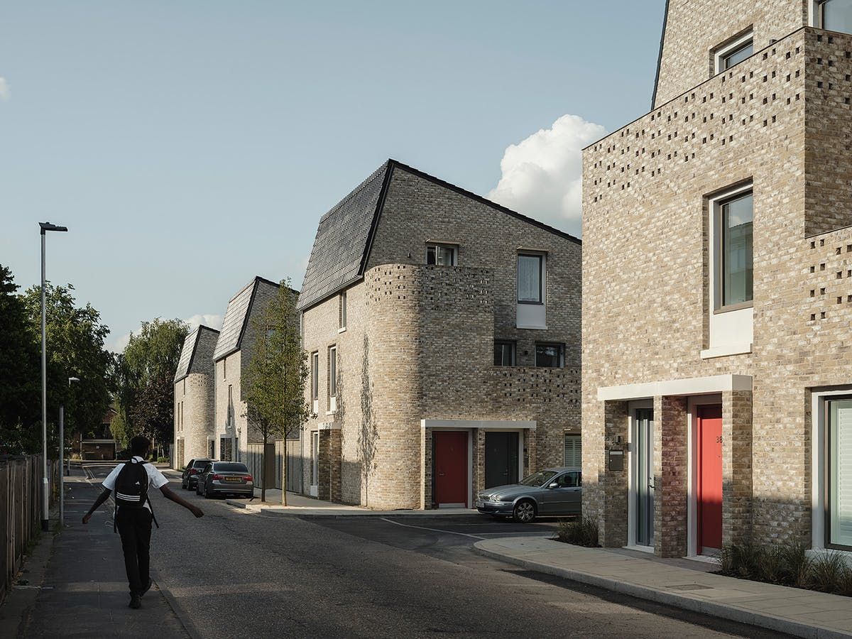 bustlernet's tweet image. 2019 @RIBA Stirling Prize awarded to Goldsmith Street social housing project by @MikhailRiches with Cathy Hawley #StirlingPrize 
bustler.net/news/7499/2019…
