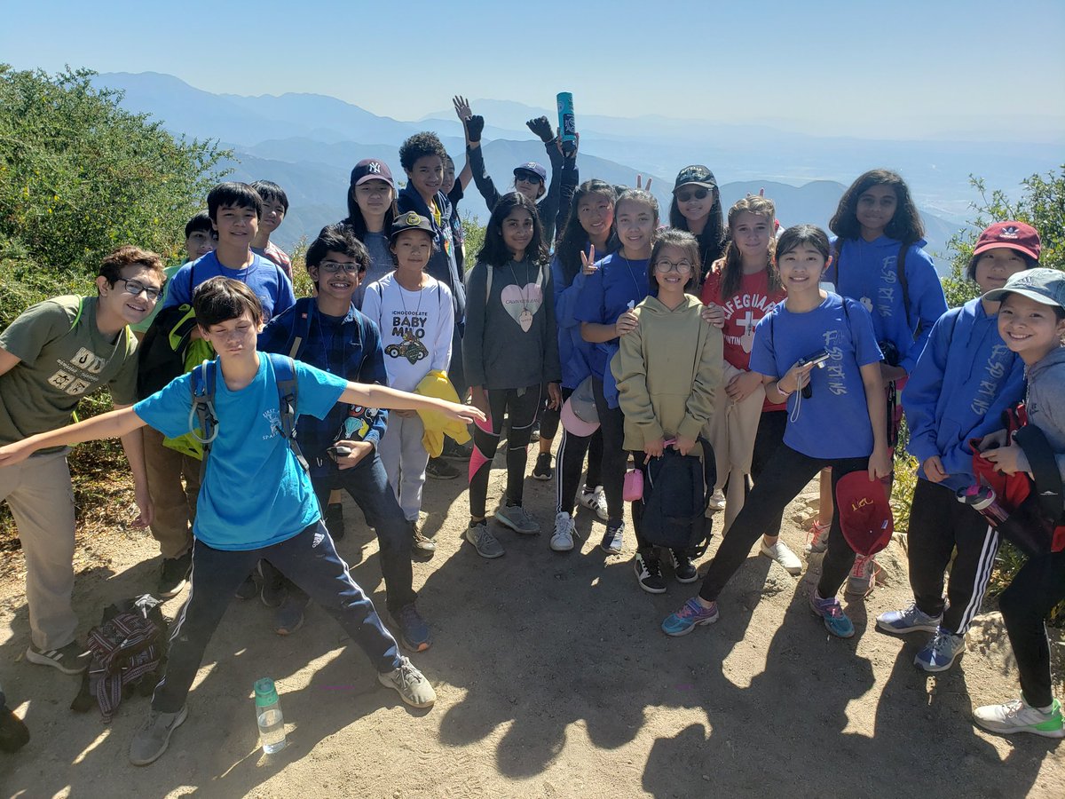 MsMimura's tweet photo. Having a great time hiking! π²#faoss @FirstAveMS @FirstAvePTSA @ArcadiaUnified #outdoorscienceschool https://t.co/PxwteyjtkW