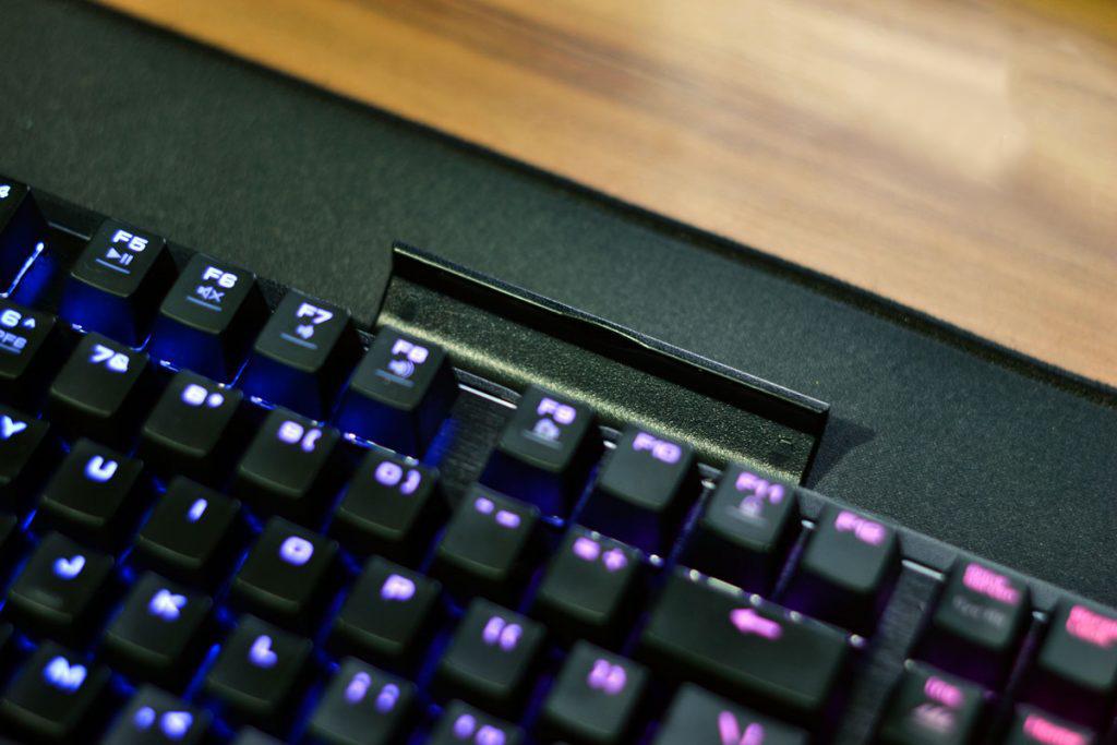 GamdiasBR's tweet photo. Vocês conseguem adivinhar qual teclado é esse ?😏
#GAMDIASBR https://t.co/MZhbmKlkma