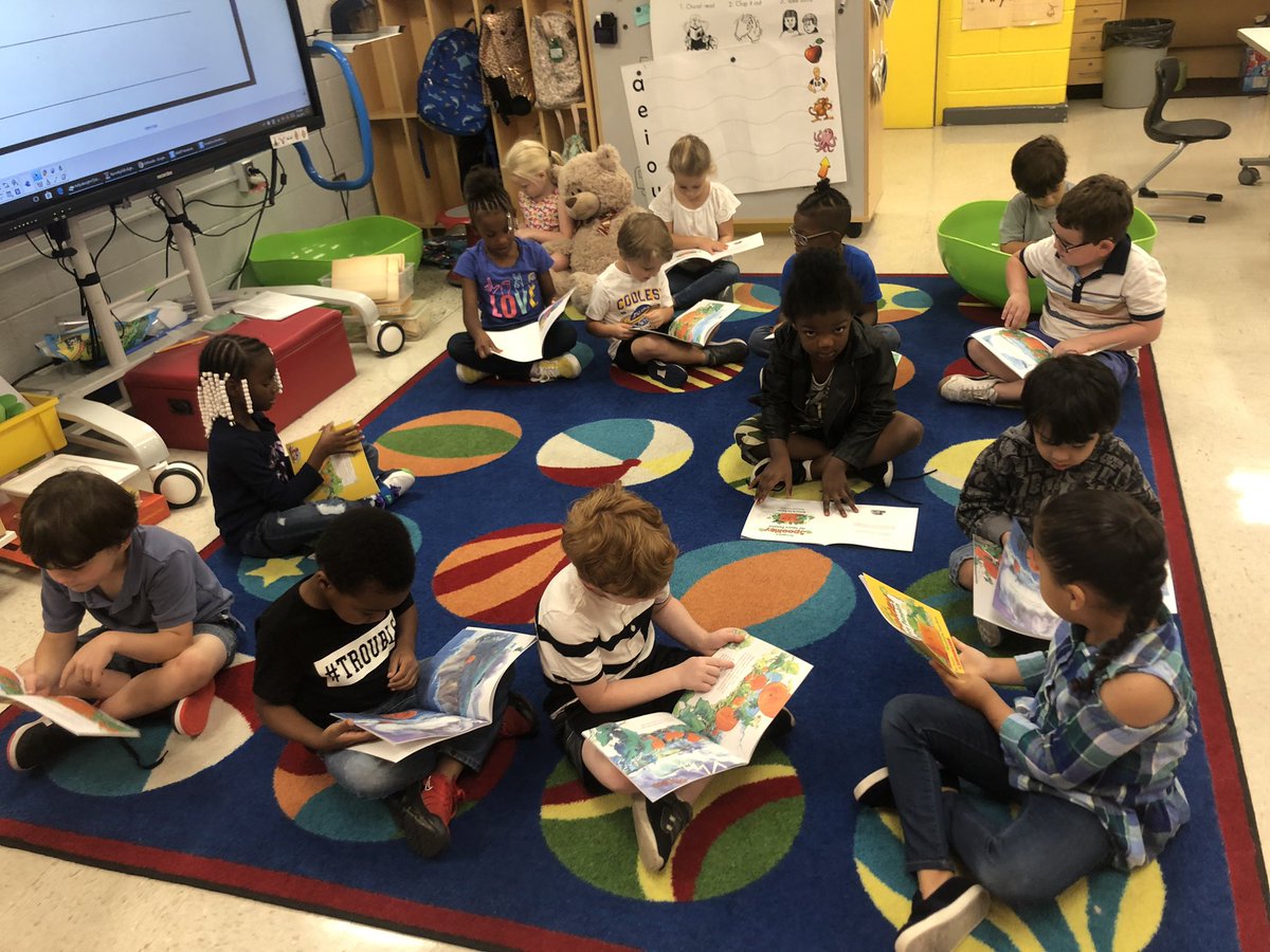 MsDraughnsClass's tweet image. These little readers @AldermanEagles were excited to get their October book to take home tonight.  #Spookley #nhcschat #soaringeagles