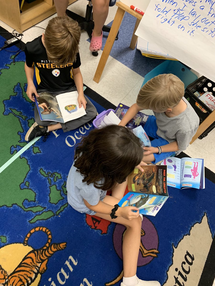 mrsprihoda's tweet photo. We are huge fans of the “Who Would Win” nonfiction series! 📚 @JManning2nd #lesltps #lesreads https://t.co/6amM8vN0Jb