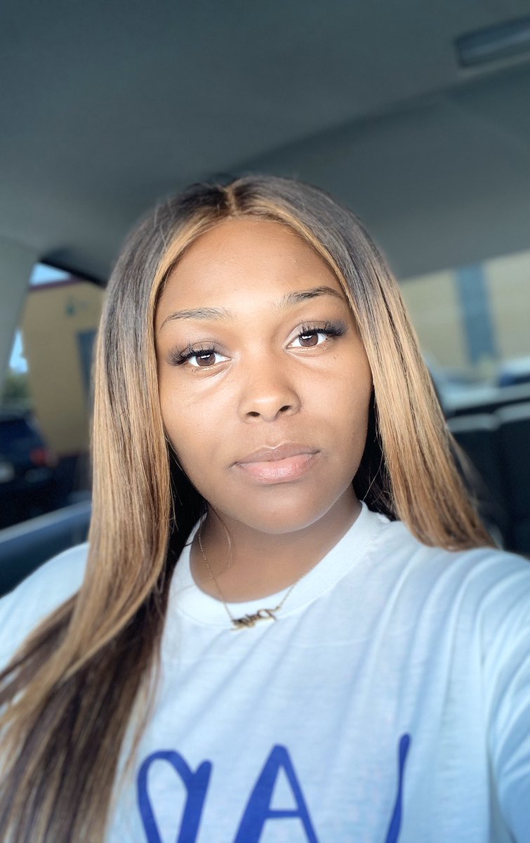 ChelseyPaige___'s tweet photo. That first photo was definitely not supposed to be a photo. My skin thooo🥵 and #whatClosure🙃 https://t.co/JSDGwvfqTj