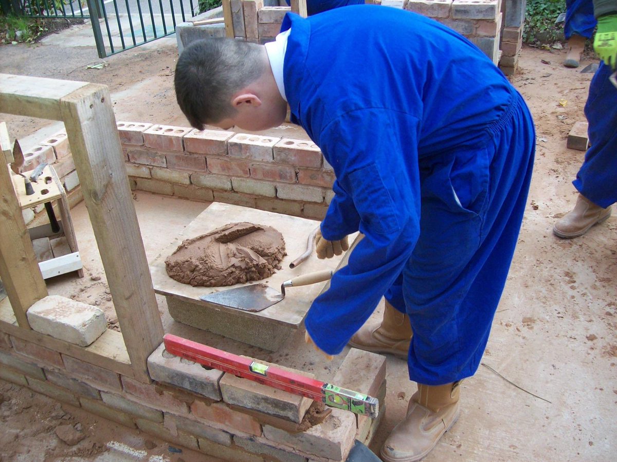 _ICAcademy1's tweet photo. Mr Edwards construction class were working very hard putting their skills into practice this afternoon. Some amazing workmanship was on display at the bungalow today! 🏠 Well done to you all! @Andy_OBrien1 @fmccarron1 https://t.co/b1VcOYJMCg