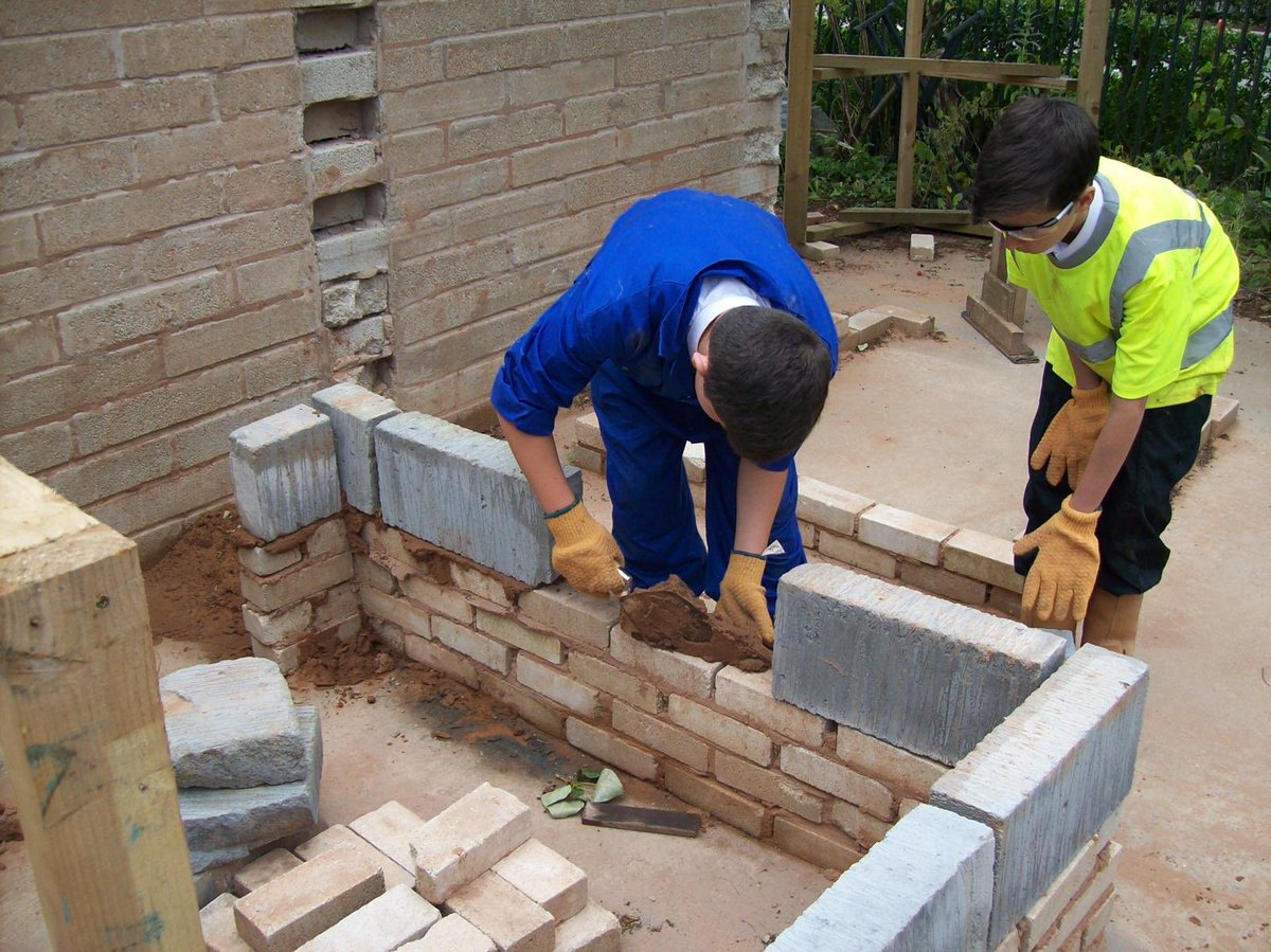 _ICAcademy1's tweet photo. Mr Edwards construction class were working very hard putting their skills into practice this afternoon. Some amazing workmanship was on display at the bungalow today! 🏠 Well done to you all! @Andy_OBrien1 @fmccarron1 https://t.co/b1VcOYJMCg
