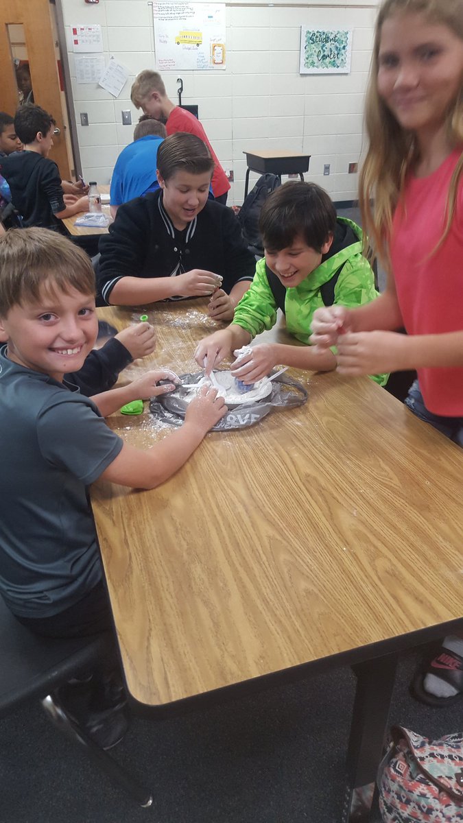 Lcrosby003's tweet photo. My 6th graders has been learning about stress and the various ways to handle stress. So we created stress balls! #bebcms @missliz31 @BryanCountyMS https://t.co/art652L1no