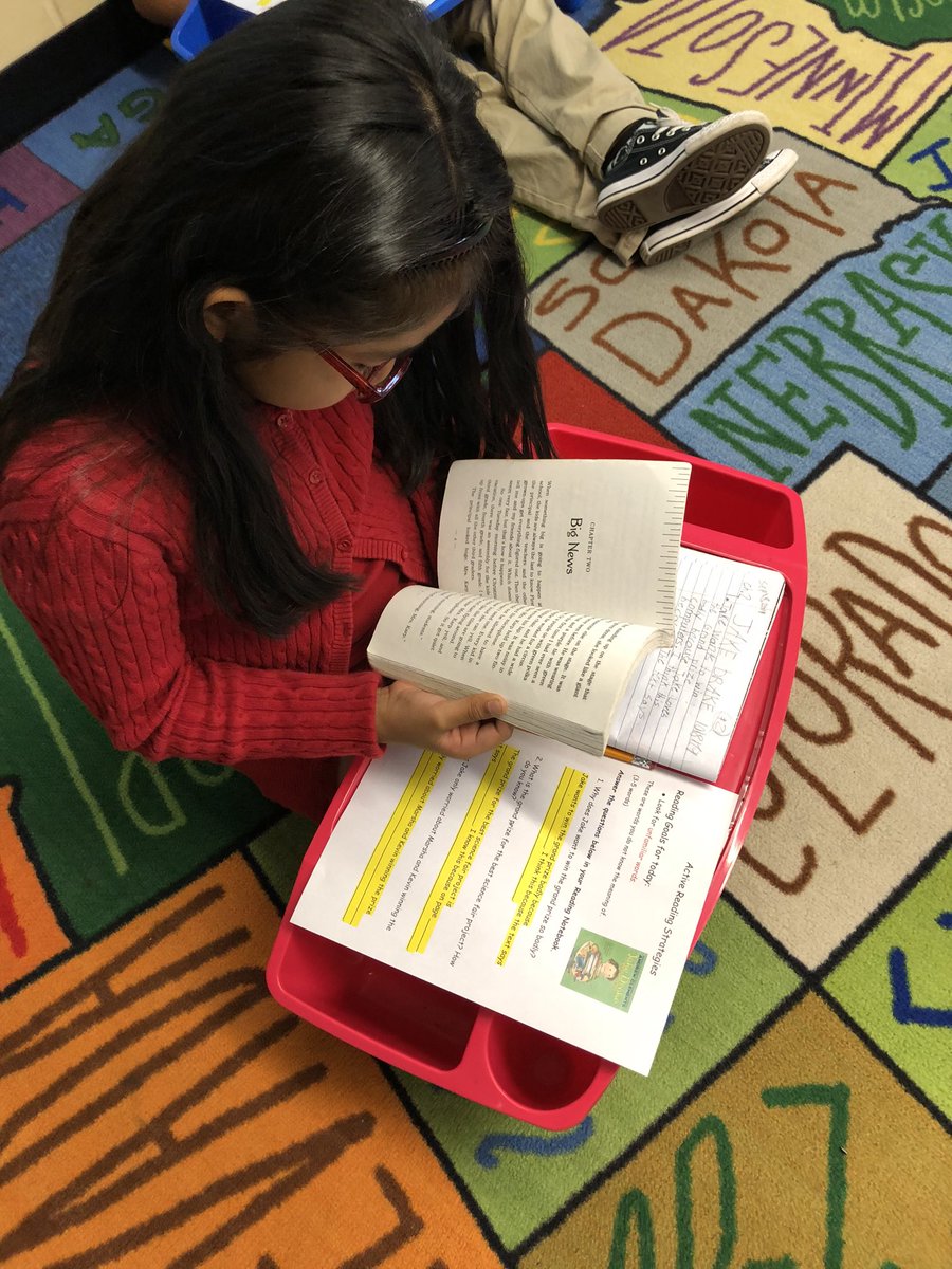 MsFett607's tweet photo. L👀k at these reading detectives 🕵️♀️ 🕵️♂️ searching for evidence to support their responses! @MrsAvignone @rbpsEAGLES #rbbisbia #thirdgrade #room607 https://t.co/Apzmj9wxEp