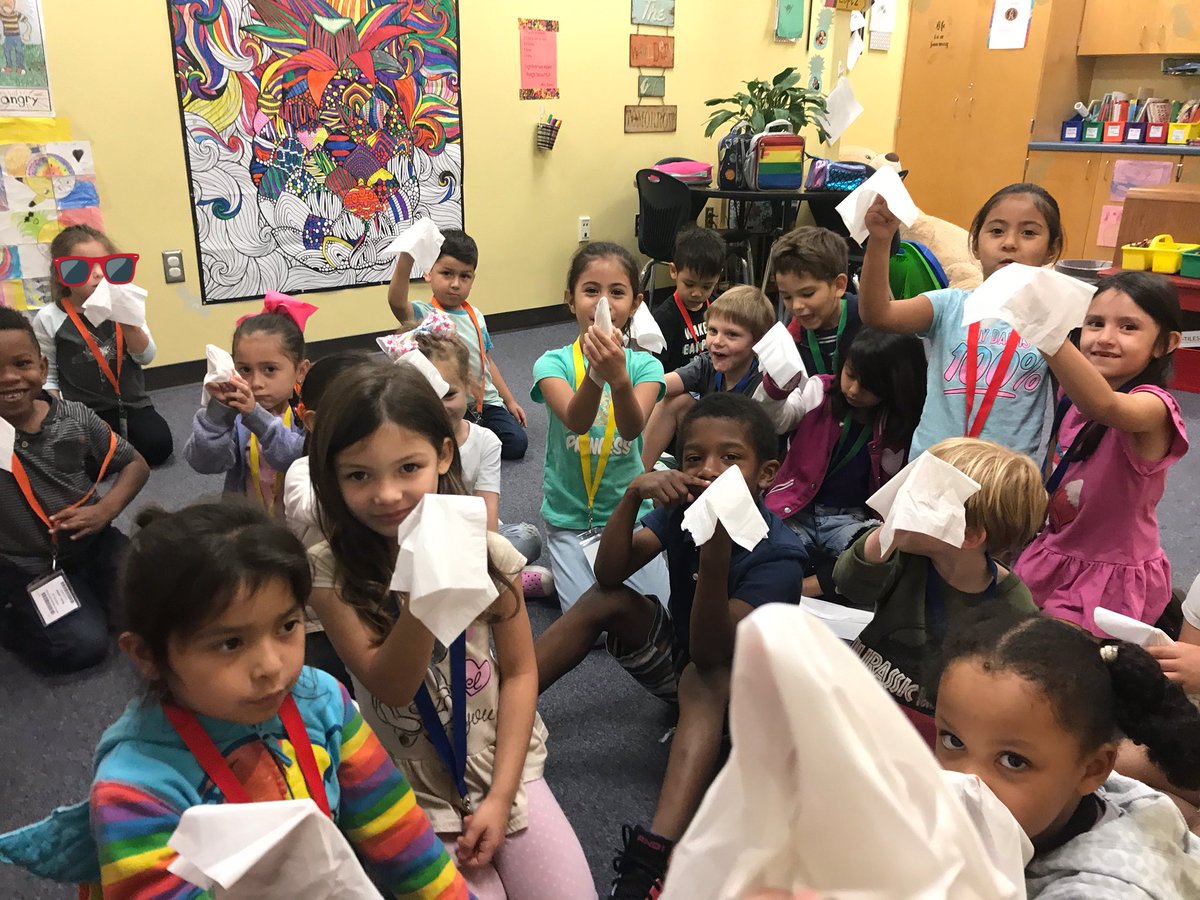 lopez_counselor's tweet photo. Our Kindergarteners @NISDLockeHill are all about making #healthychoices! We read “I’m a Booger.... Treat me with Respect” by @juliacookonline, practiced making “booger ghosts,” & celebrated our lesson with a “booger” gummy. #hygieneisimportant #respectyourbody #LockeHillAmerica https://t.co/61N8VxUGlx