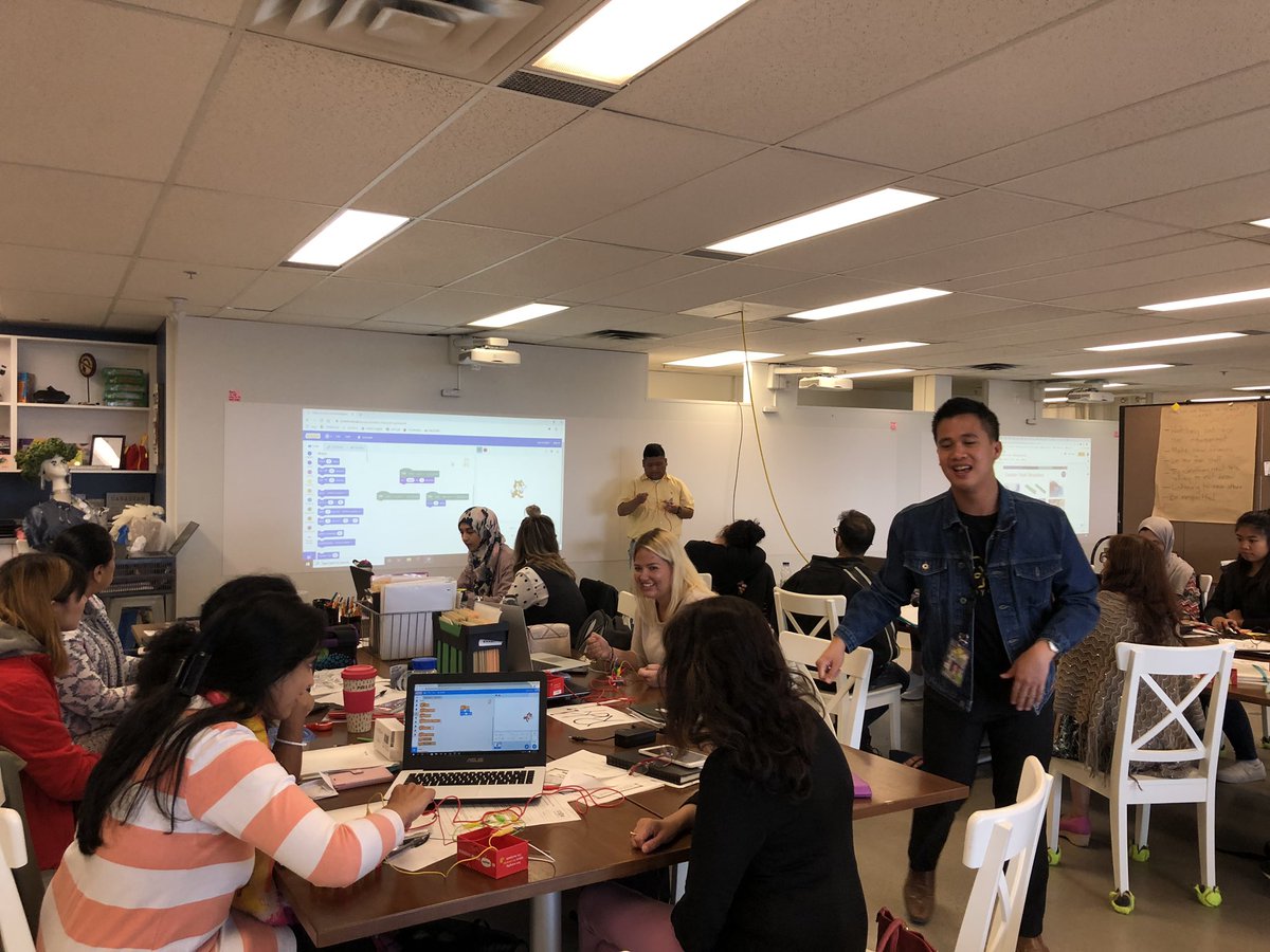 Calling all Calgary teachers - are you looking for a fun field trip where you can learn about 3D Printing, Coding, Design, Robotics, Maker and more?! Call STEM Learning Lab for a fun-filled day of exploration! #yyc #STEAM #STEM @learningstem