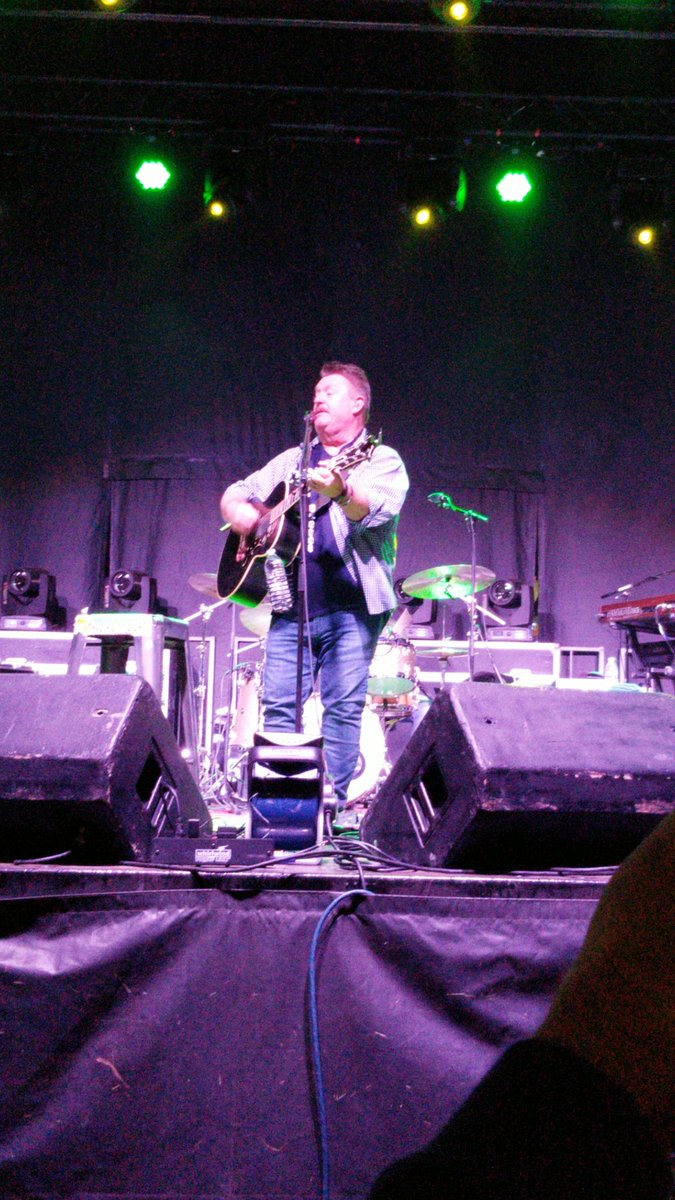 TheRealSpin4You's tweet photo. @JoeDiffieOnline
Thank you Joe for a great show and making this kid's first ever concert a perfect experience! First song he EVER knew the words to was John Deere Green...so this was special to all of us!! 👏👏👏👏
#JoeDiffie
#JohnDeereGreen
#DixieClassicFair https://t.co/tJzUWFUUng