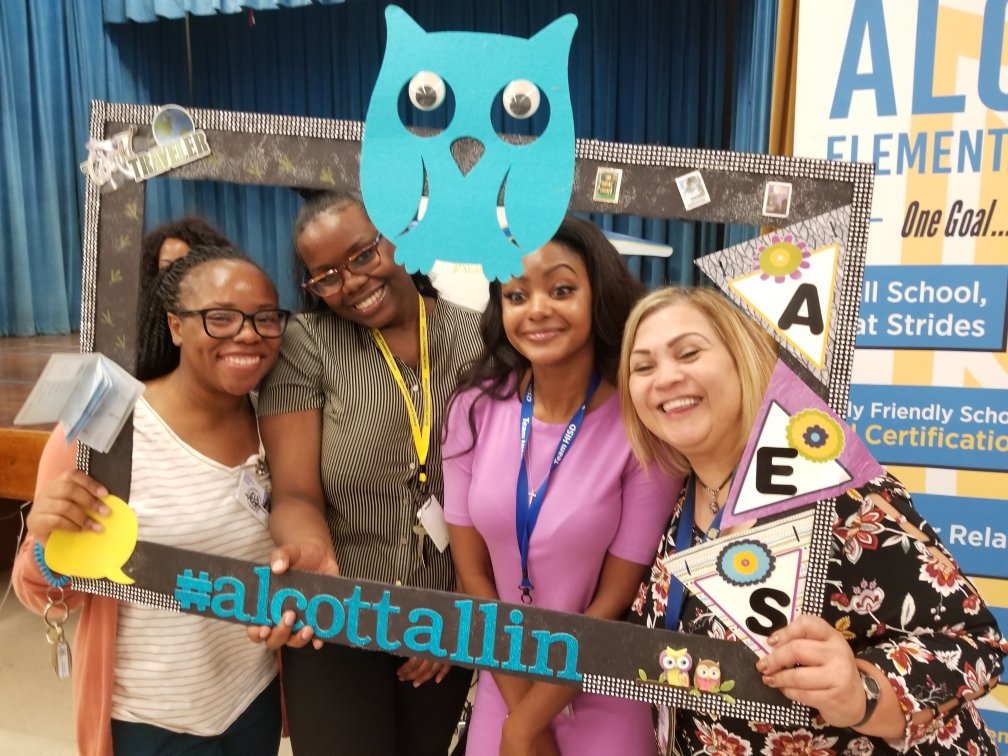 posnivy85's tweet photo. Alcott faculty enjoying Open House. #alcottallin https://t.co/RqvvNTqCJW