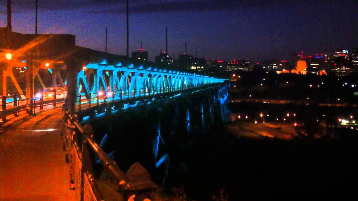 UrbanSmilesYEG's tweet photo. The #HighLevelBridge in #Edmonton #Alberta will be lit in teal for the 7th International Trigeminal Neuralgia Awareness Day #LightUpTeal4TN #TrigeminalNeuralgia #FacialPainDisorders #TNTeal #WHOHealthtopiclist #TealArmy #AFAT https://t.co/8rQQbYgc6R #Yeg  #LightTheBridge⤴️ https://t.co/7bAPDsGFZs