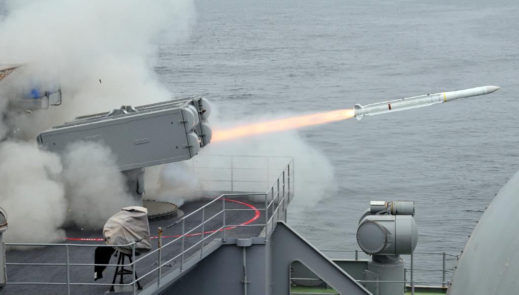 An ESSM missile is launched from the aircraft carrier USS Carl Vinson. (Photo: U.S. Navy)