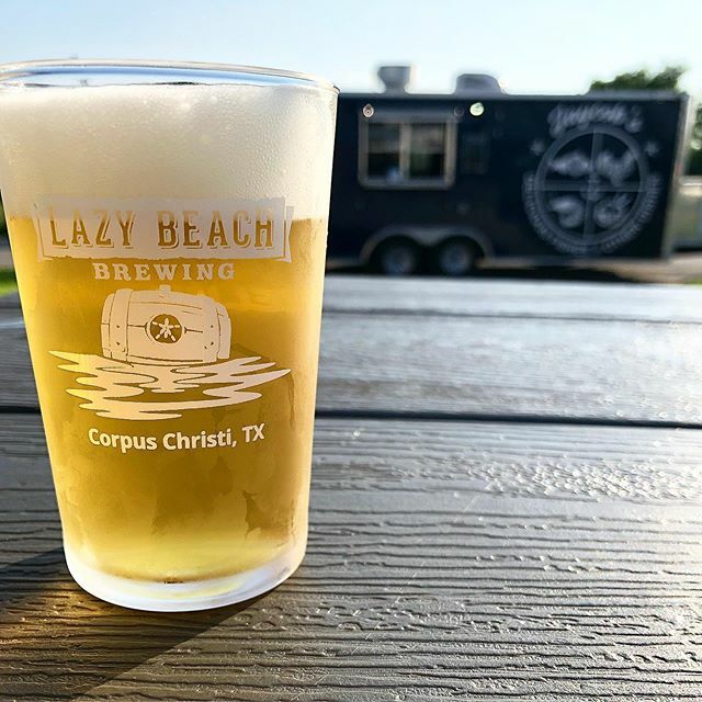 LazyBeachBrew's tweet photo. Keep on the sunny side of life.
_
☀️����🤙🏽
#feelinglazy #craftbeer #smallbatch #kombucha #hardbooch #corpusmade #txbeer #belazygolocal #foodtruck #tacos #texastwodollartuesday #cheersto5years #livelazy #lazybeachbrewing #vivacc #belazybehappy #keepcorp… https://t.co/bxwHNbijq9 https://t.co/PwZcn7Ce6Q