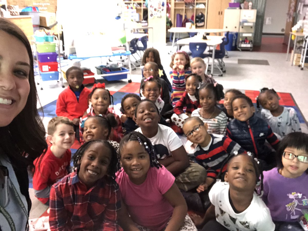MissMetzenthin's tweet photo. Happy picture day from a spiffy looking #room35 #doherty2020 #wb2020 #kindergarten #lovemylittles https://t.co/Pi268brPMN