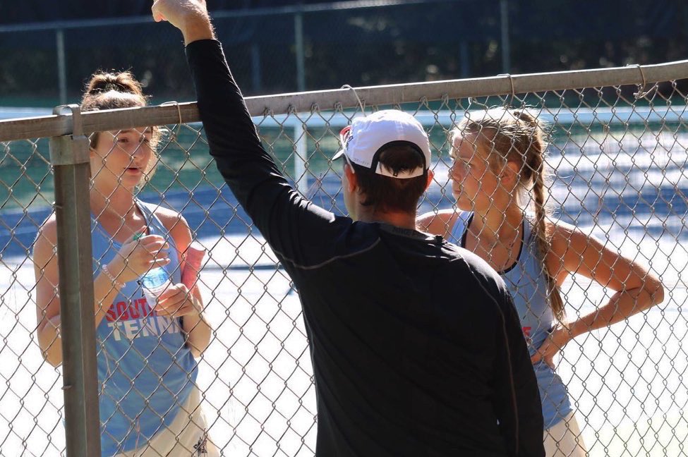 ashlynrofffine's tweet photo. STATE BOUND BABY😤👊🏻🥶💍 https://t.co/YYhATWI5b5