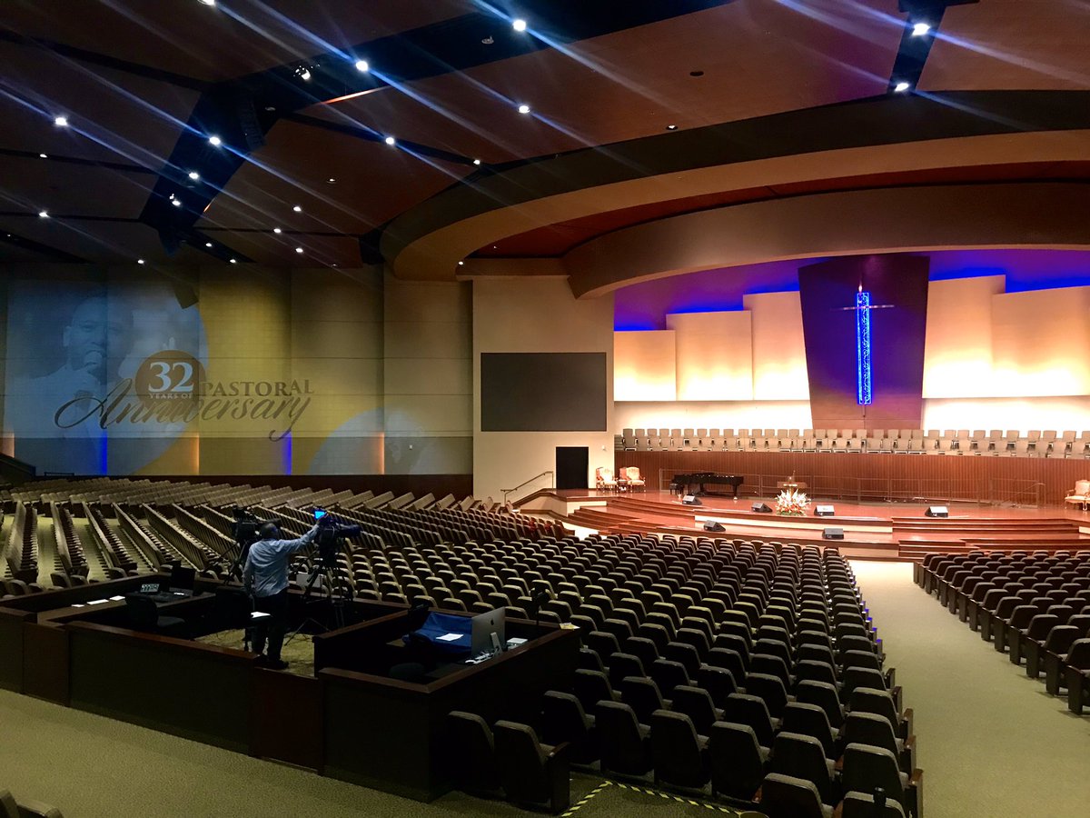 jewellondon's tweet image. #TeamTCWW getting ready to kick off the 32nd Pastoral Anniversary of @ralphdwest!!! Join Us!!!
#WeLovePas #Pas32 #iAmTCWW #HerStory #GreenLeaves🍃