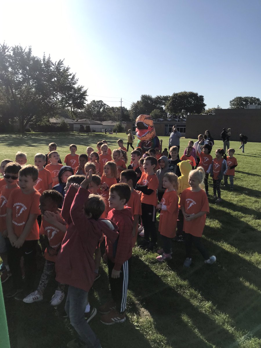 MrsSosin's tweet photo. It was a beautiful day for Lessenger’s Fun Run! Thanks to all who donated and all who came to help! @roadrunnersrule #wearelamphere https://t.co/gNRppnlQf4