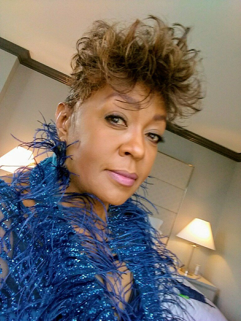 Anita Baker Short Haircut which haircut suits my face