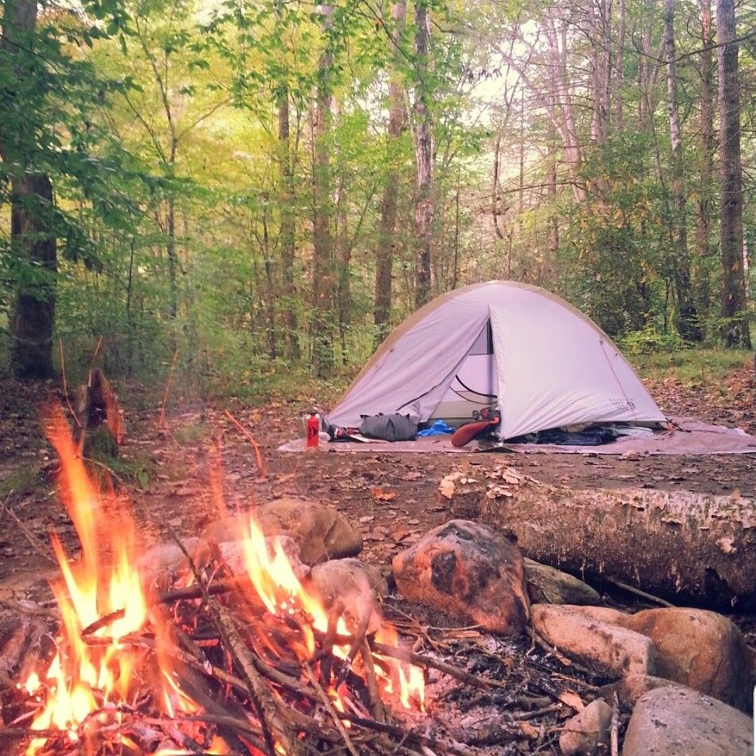 Палатка костер