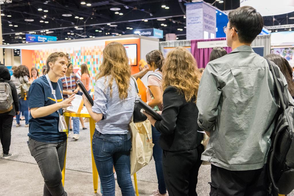 amazonnews's tweet photo. This year at #GHC19, the largest gathering of women technologists, attendees heard from Amazonian speakers and stopped by our booth to discover how our employees think big for our customers every day. Thank you to all of those who participated! #AMAZONXGHC https://t.co/2hYXphX1Az