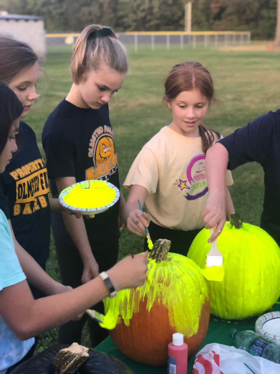 LargentDan's tweet photo. ⁦@neonavigators⁩ 12u Gold Pumpkin Painting!! https://t.co/D5mLC8pcjz