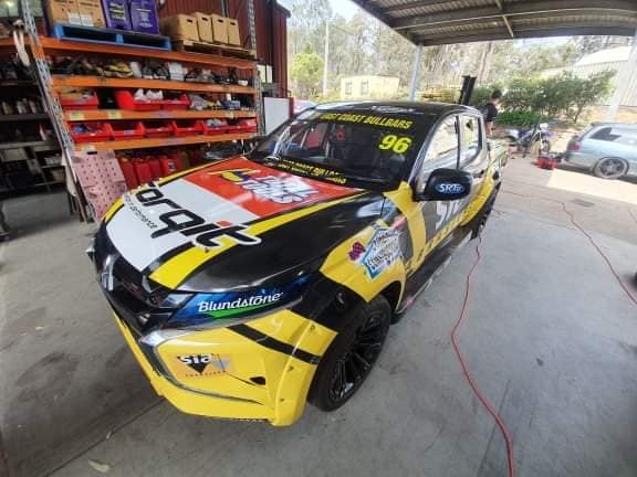 SupercarsAr's tweet image. Ya viste los renders, ahora, conoce en "carne y hueso" la Mitsubishi Triton del ex #V8Utes Graham Edwards, que hará su debut este fin de semana en las @SuperUtes en Bathurst. #VASC #SuperUtes #SupArg