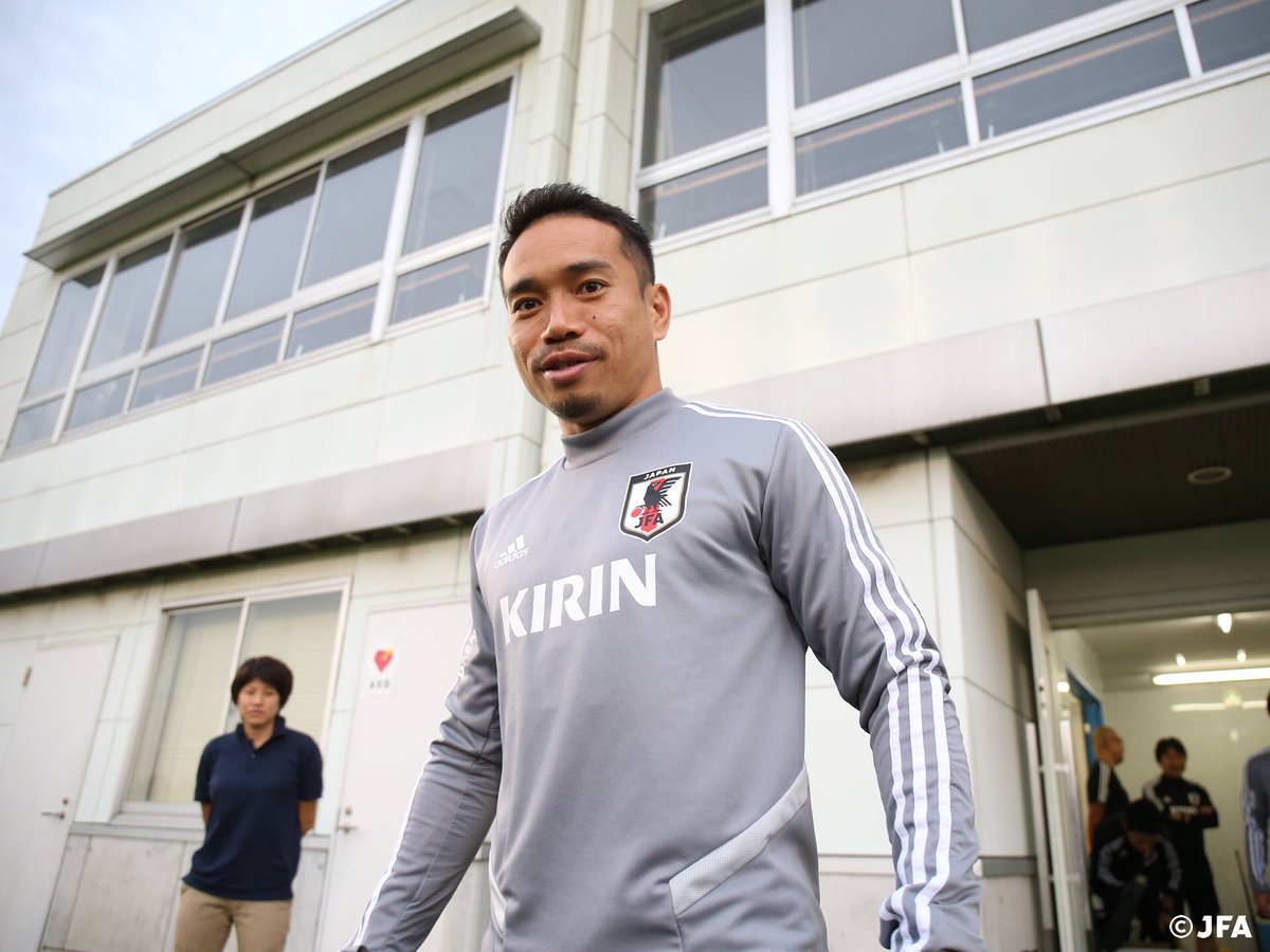 サッカー日本代表 19 10 08 トレーニング開始前の選手たち 長友佑都 浅野拓磨 伊東純也 柴崎岳 選手は この日チームに合流しました Daihyo