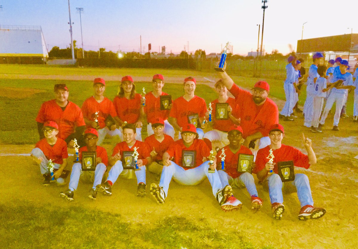 IPSAthletics's tweet photo. Congratulations to @SidenerAcademy for their softball championship win over @FWParker56 and their baseball championship win over @IPS_CFI 84 at @IPS_ArlingtonMS last night. A great finish to a great season with Our partner R.B.I. Baseball/softball https://t.co/GSQ5goDgAf