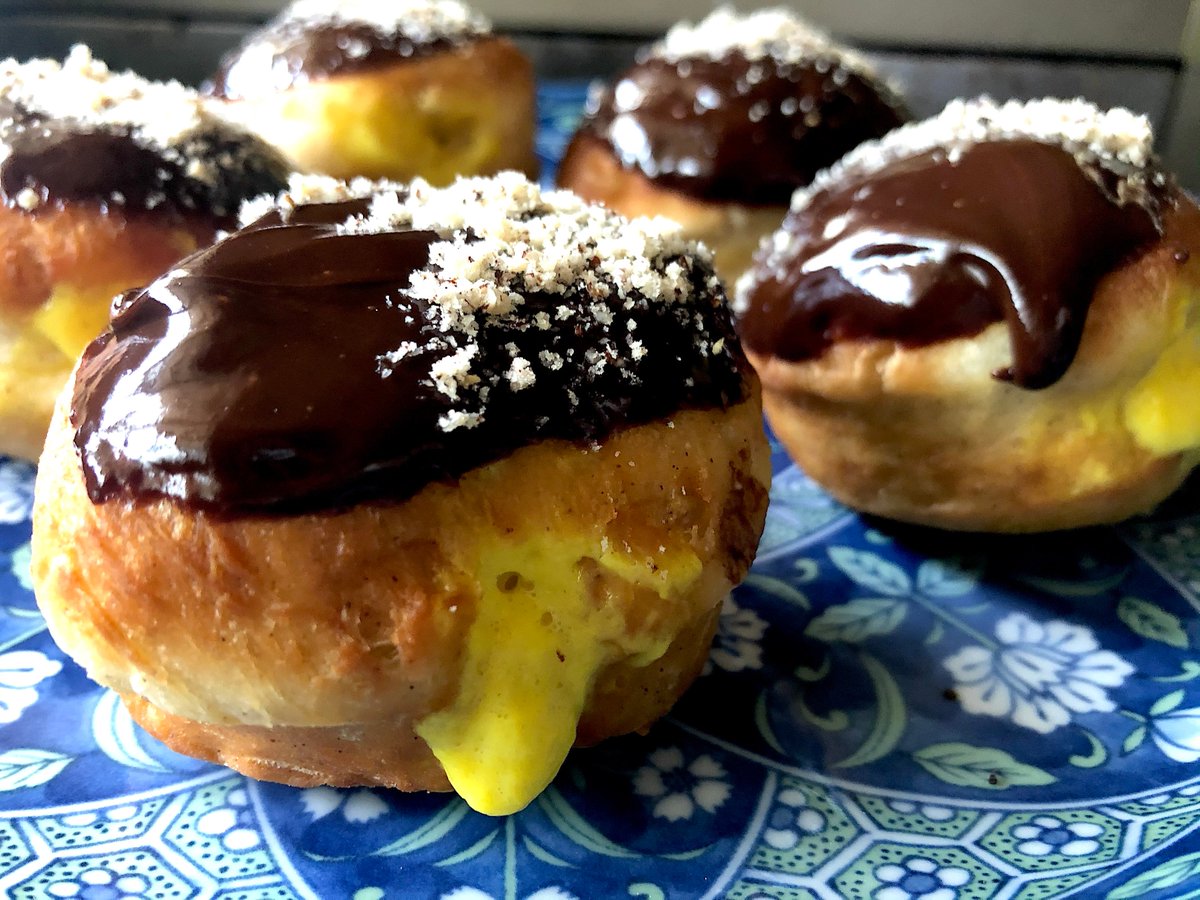 VoodooChef's tweet photo. My Daughter’s Breakfast—
Calamansi + Dark Chocolate Hazelnut Bomboloni
#calamansi #lemoncito #lime #citrus #darkchocolate #chocolate #swisschocolate #hazelnut #bomboloni #krapfen #berliner #veneto #venezia #doughnut #pastry #food #comfortfood #classic #cooking #homecooking https://t.co/WuTPv8A9pa