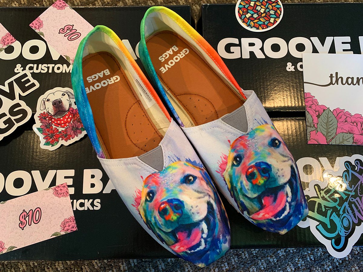 Groovebags's tweet photo. Enjoy our fun rainbow dog designs, available for 13 breeds. 🌈 Get a pack of fun stickers and discount cards to hand out to friends. 🐶 Just click the link in our bio or go to https://t.co/snFYsa6sJT 🔥 https://t.co/jzcl4OdSkK