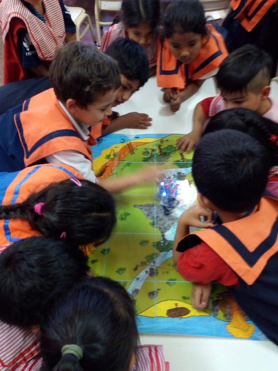 #Capital Las salitas de la esc Mariano Boedo trabajan con su kit de Educación Digital <a href="/NivelProv/">Nivel Inicial Prov-Salta Oficial</a> <a href="/MEducacionSalta/">Ministerio de Educación de Salta</a> <a href="/educarportal/">educ.ar</a>