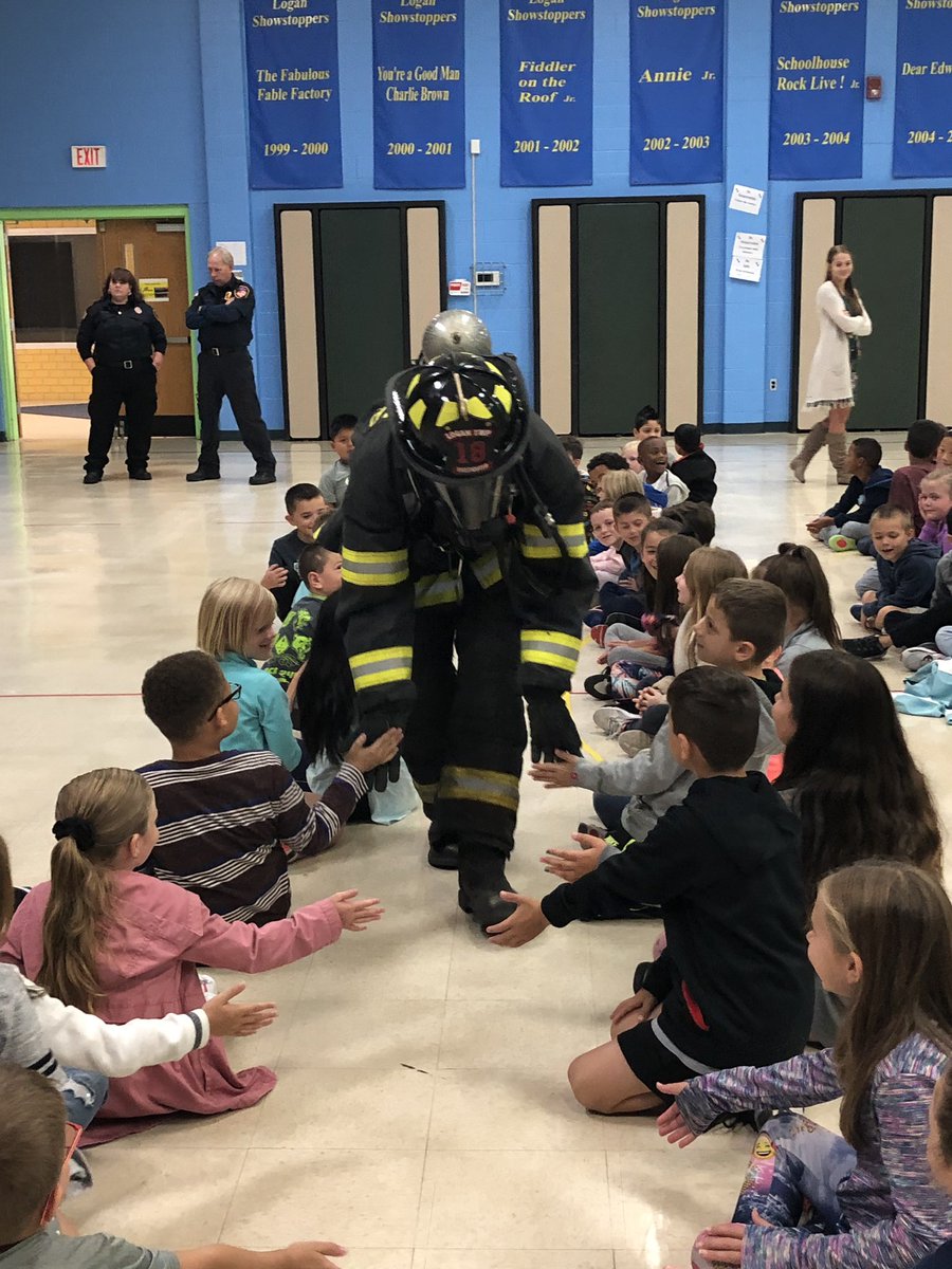 CAKellyNJ's tweet photo. Thank you Logan Township Fire Department for sharing fire prevention and safety tips with LES’s 2nd and 3rd graders! https://t.co/K9j3ZDMZCi
