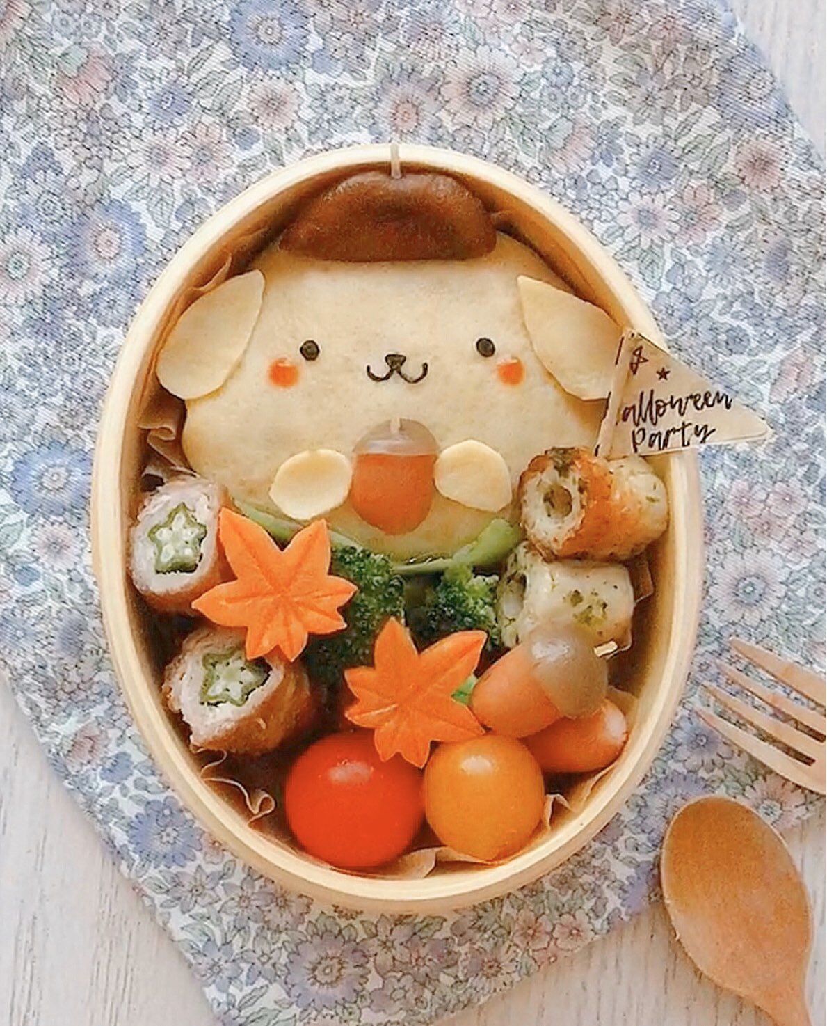 るるちゃん A Twitter 今日はポムポムプリンオムライスのお弁当 しめじとウインナーのどんぐり 帽子はしいたけ 人参をもみじの飾り切りにして秋っぽくしてみた