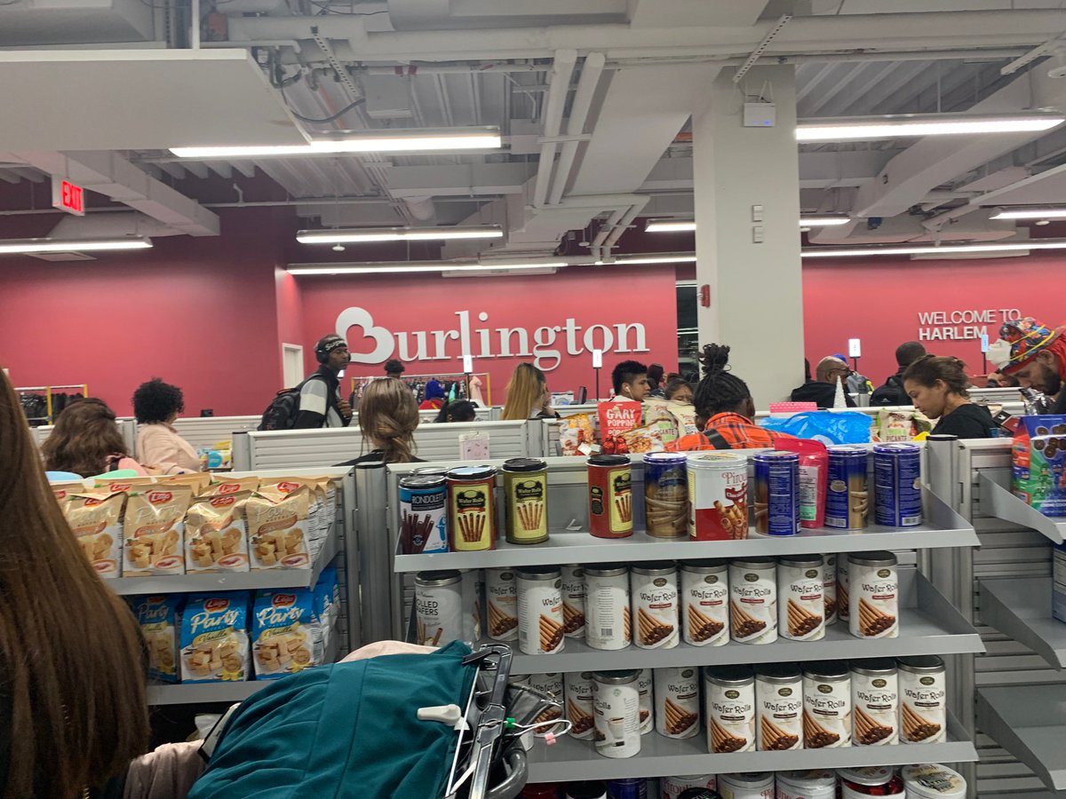 candisransom's tweet photo. @Burlington the lines at the 125th and Lenox Store in Harlem are disrespectfully long. This is a shame. The lines in the stores in lower Manhattan in prominent areas are no where near this long. There are only 3 cashiers working with more than 100 people in line. https://t.co/qKVM4MlL3r