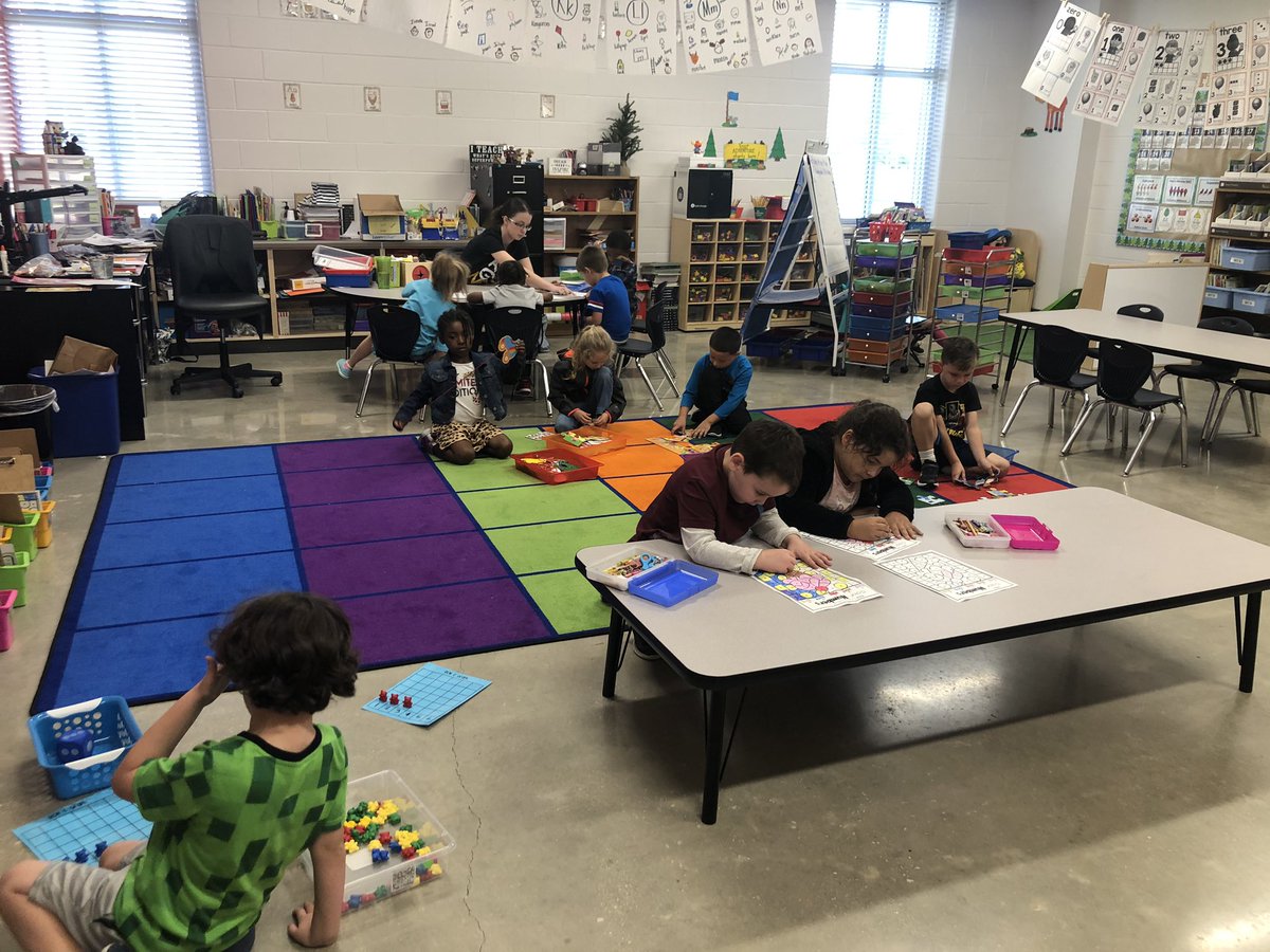 rgecampmoose's tweet photo. My student teacher is rocking guided math while the rest of the class is working in math stations! Way to go @BreeLew44 #SCUC_Kinder https://t.co/HI4dGlvaxW