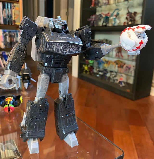 ToyBoxComix's tweet photo. Compatibility. #transformers #actionfigures #botbots #botbotschallenge https://t.co/Kpn5v1PsBu https://t.co/cX4tkhnPNU