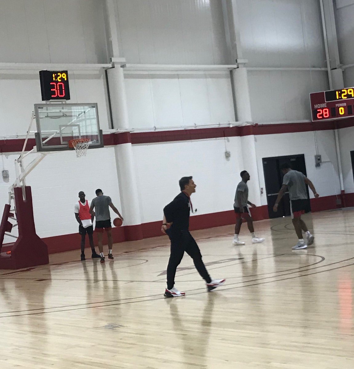 .⁦<a href="/SJUHawks_MBB/">SJU Hawks MBB</a>⁩ has long legacy of great basketball coaches on City Avenue. Confident that Billy Lange will be next. Hawks are building for the future.