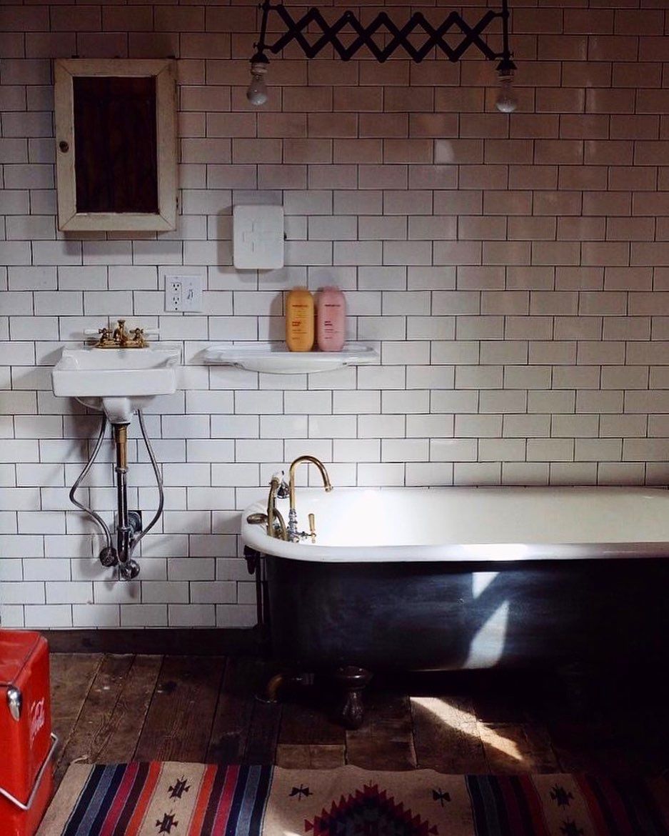 SkoogCo's tweet photo. All good Tuesday night wind-downs include @methodhome’s relaxing body wash and a clawfoot tub. Those are the rules.
#method #methodhome #selfcare #methodbodywash #methodsoap #methodhomebodywash #clawfoottub #winddown #winddown https://t.co/xW1Gr8Bv7T