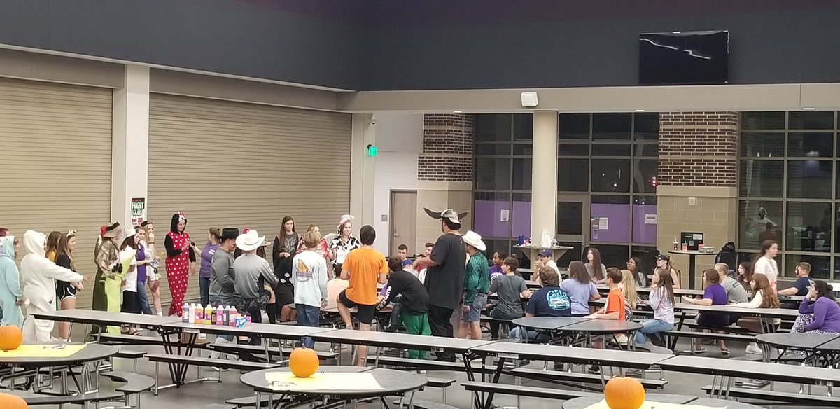 MrNewsomKCFFA's tweet photo. "Holy cow" it's already October FFA meeting time!!!! #REIGNCAIN #KleinCainFFA #KleinCTE #kleinfamily https://t.co/UYfsjwpJzJ
