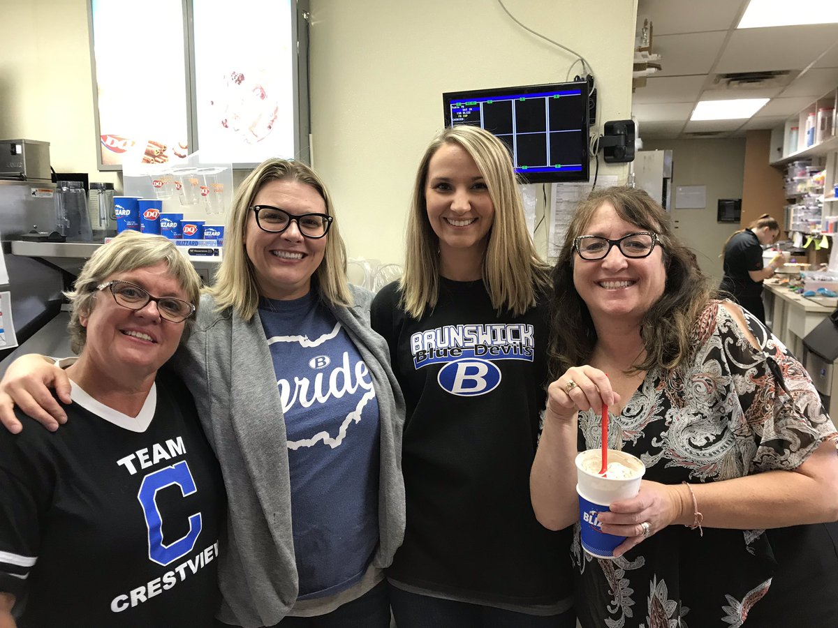 MissHawsGrade1's tweet photo. We had so much fun serving Crestview families at DQ tonight! Thanks for stopping in! @BCSDCrestview https://t.co/pOeHsdGopm