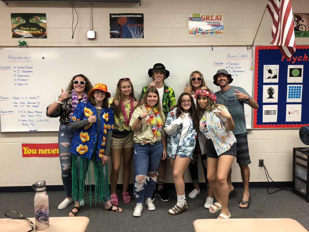 ChapesFamily's tweet photo. What a great Tropical Tuesday! Can’t wait to see everyone for Western Wednesday tomorrow! #MHSHomecomingWeek19 https://t.co/XSlhtngykS