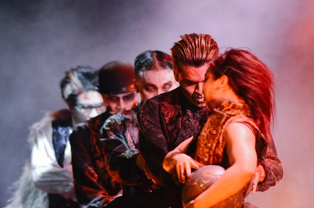 jtamagni1976's tweet photo. I never really cared too much about dance troupes until i saw @official_AOV ar HHN 26. Their energy,passion and the fact that they genuinely love everyone and are great people made me do a 180. 
(Photo by me..used with my permission  2019) https://t.co/AwrSdzZ8PP