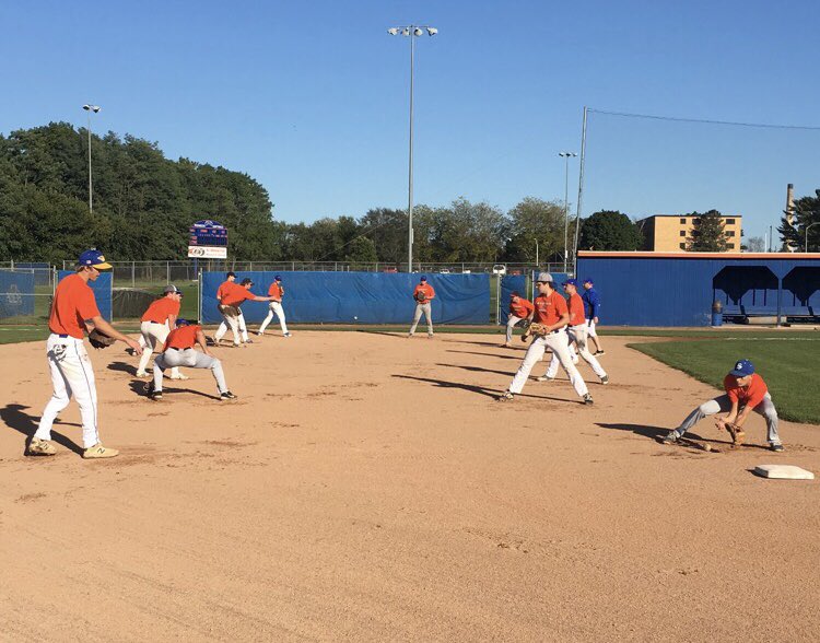 UWPlattBaseball's tweet photo. Couldn’t ask for a more picture perfect day at the yard today #FallBall #GettingBetter #Family https://t.co/r6lusCykbc