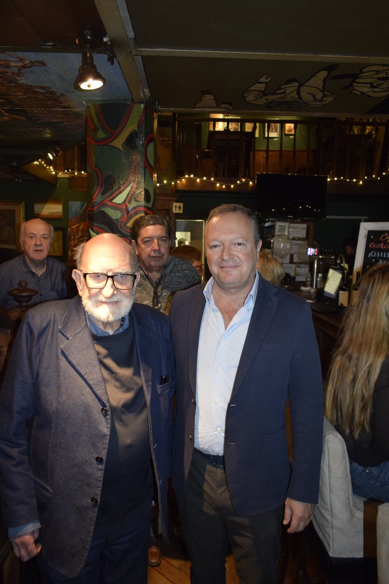 barbarobar's tweet photo. Algunas imágenes de una linda celebración llena de arte y amigos! 
Gracias a los artistas que nos acompañaron con sus pinturas en vivo, musica, canto y baile!
#50AÑOS #EstaBarbaro

#EstaBarbaro #bar  #pub #restaurant https://t.co/TywTi7BuhB